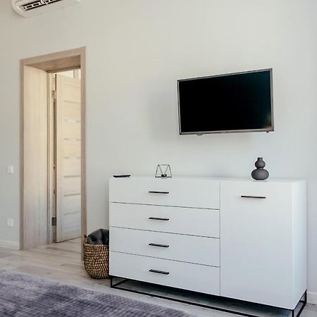 Lara Apartament 2 Lviv Exterior foto